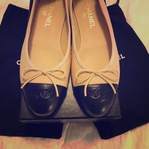 CHANEL TWO TONED LAMBSKIN BALLERINA FLATS